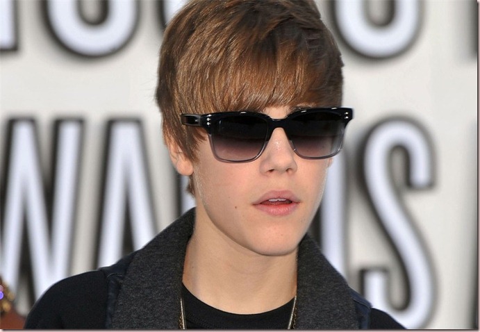 Lesbians love Justin Bieber
